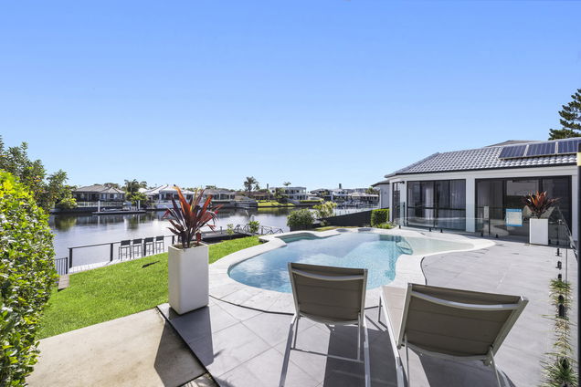 112 Sunbird Chase, Parrearra