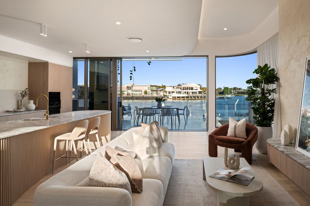 2/37 Neerim Drive, Mooloolaba