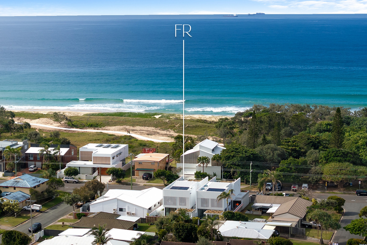 2/38 Oceanic Drive, Warana