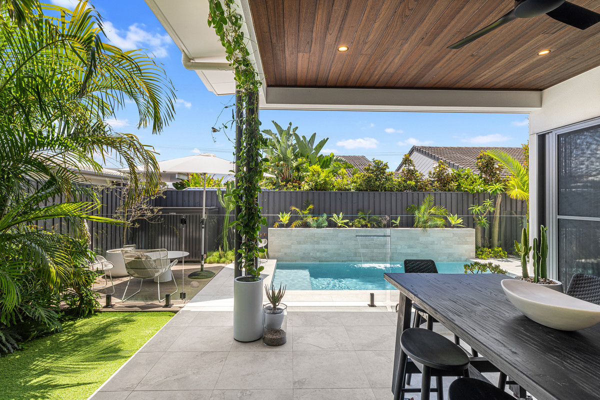 98 Oceanic Drive, Warana