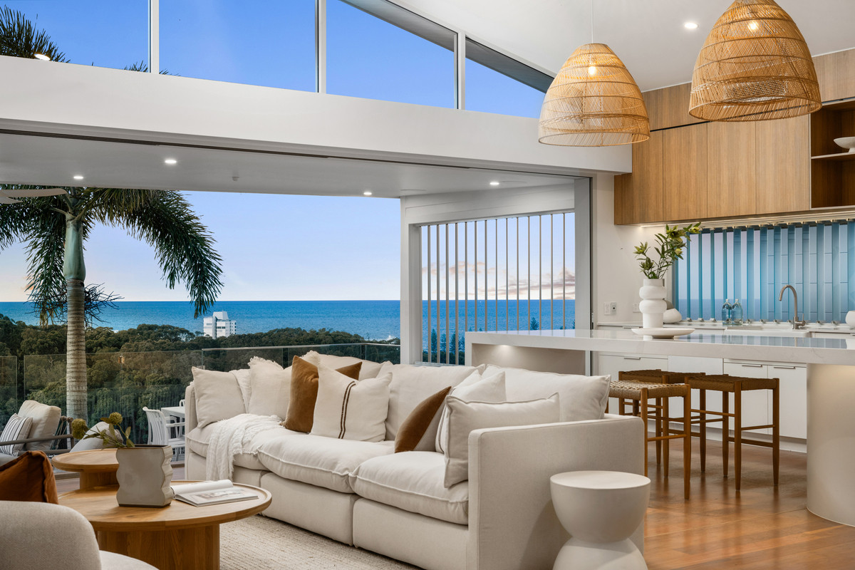 54 Tantula Road East, Alexandra Headland